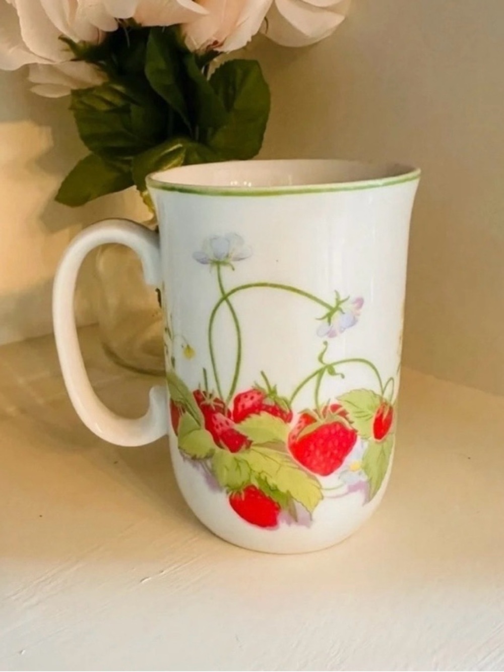 Vintage Strawberry Hill by Mann Coffee
Mug. 1974 • cottagecore Decor